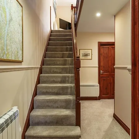 Brant Fell Hideaway, Dog-friendly Escape At Windermere Marina Village 아파트 *